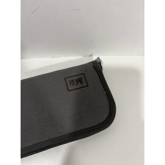 REI Grey Wristlet Wallet 5 Compartments Embroidered Heart Black Stitching - Picture 5 of 8